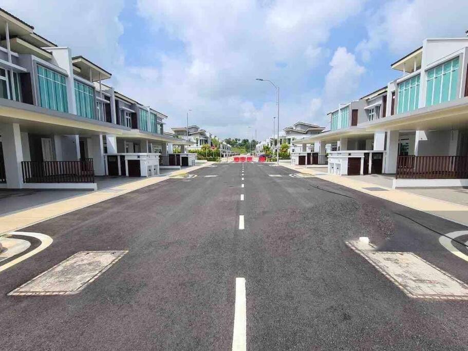 Luxury 2-Storey Terrace House Near Ioi City Mall Putrajaya Extérieur photo